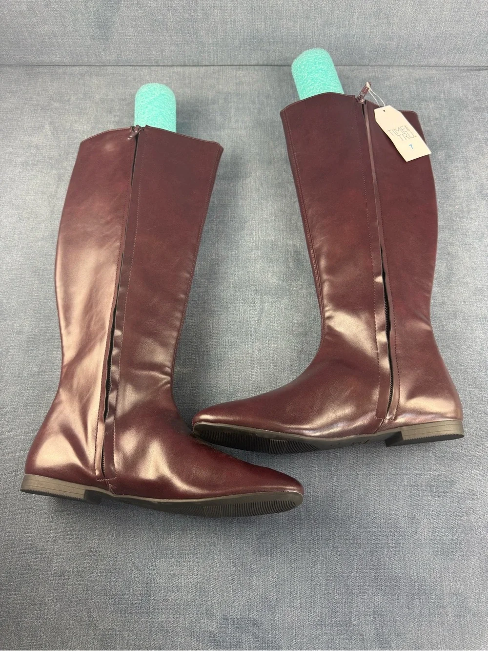 Time and Tru Womens Burgundy Faux Leather Zip Up Flat Rinding Boots SZ 7 New